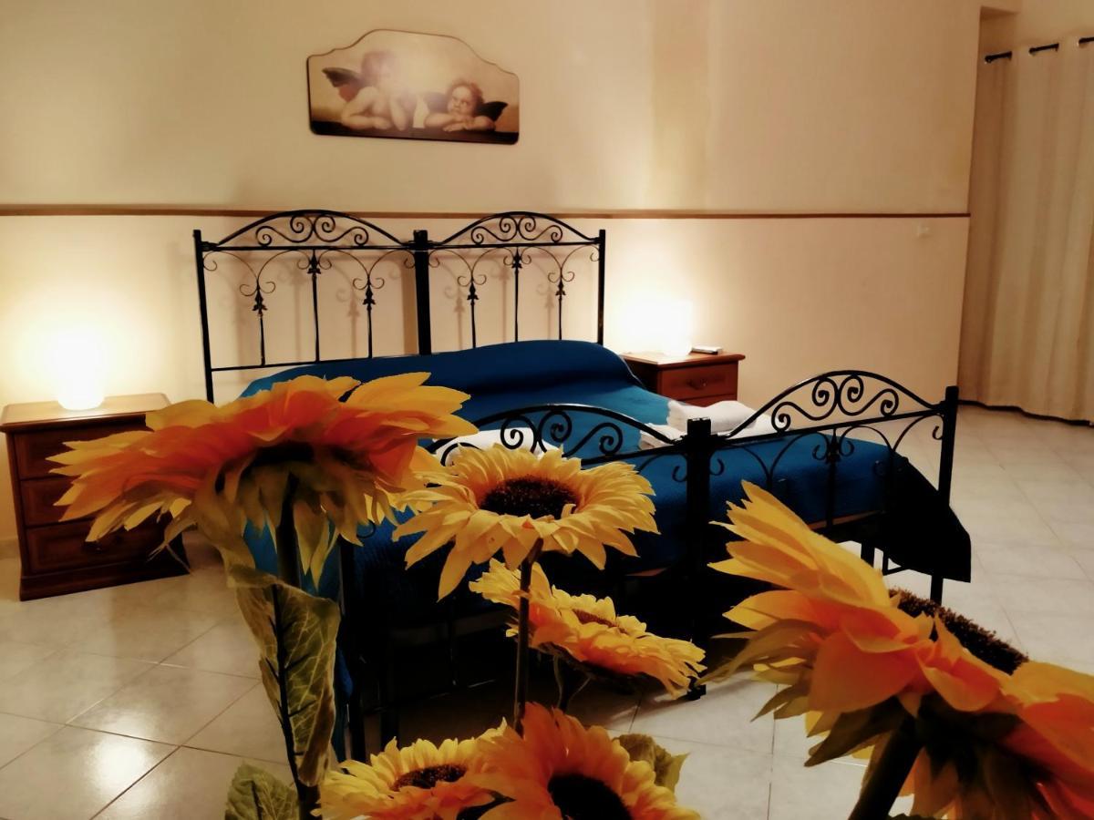 Villa Laura Apartment Giardini Naxos Eksteriør billede