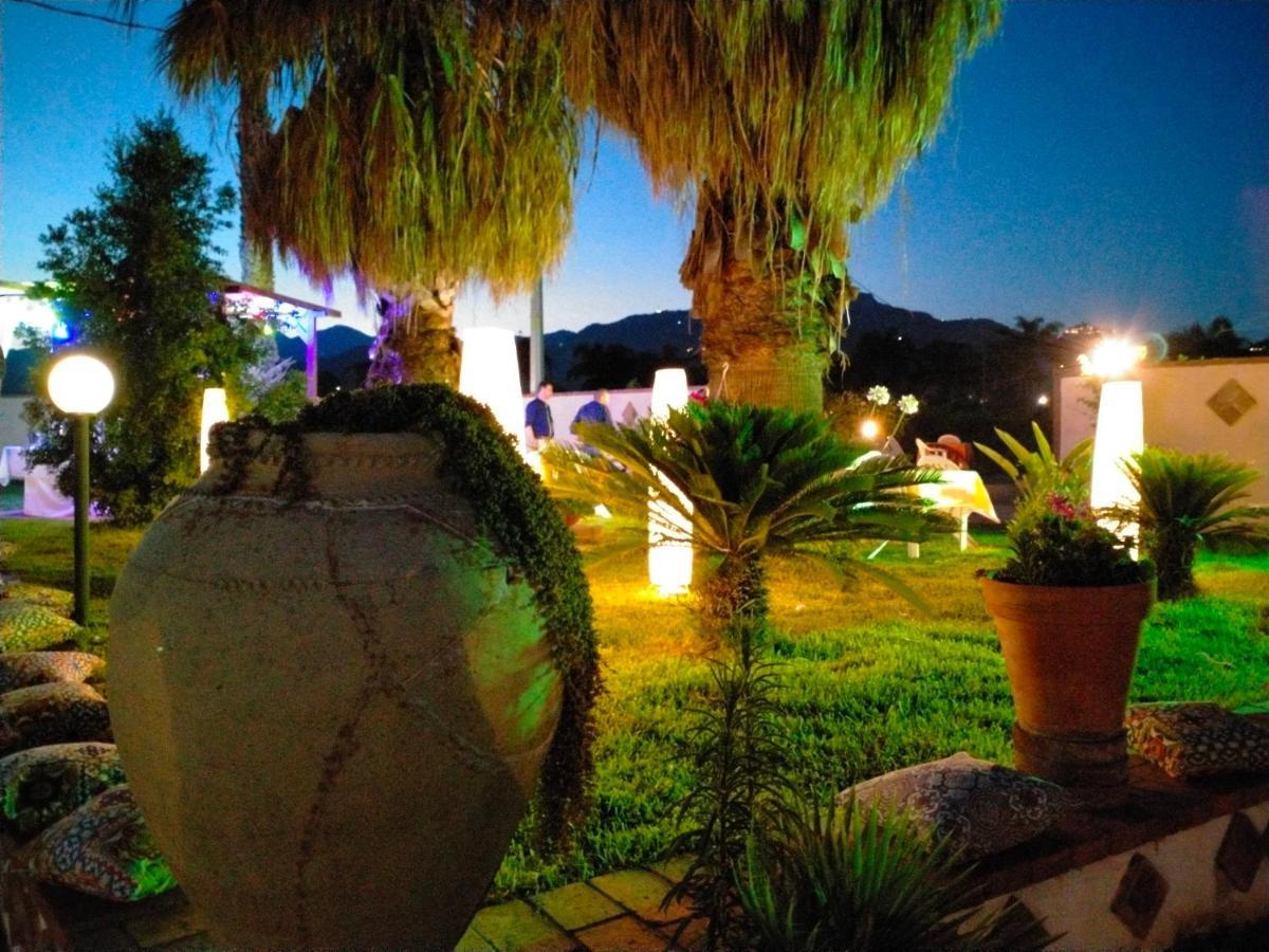 Villa Laura Apartment Giardini Naxos Eksteriør billede