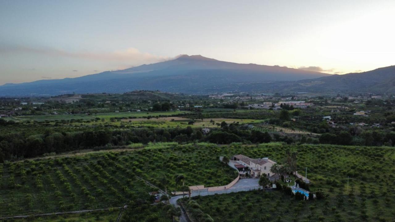 Villa Laura Apartment Giardini Naxos Eksteriør billede