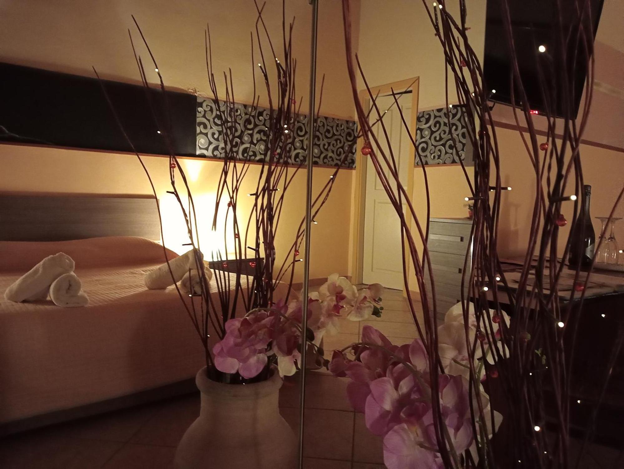 Villa Laura Apartment Giardini Naxos Eksteriør billede