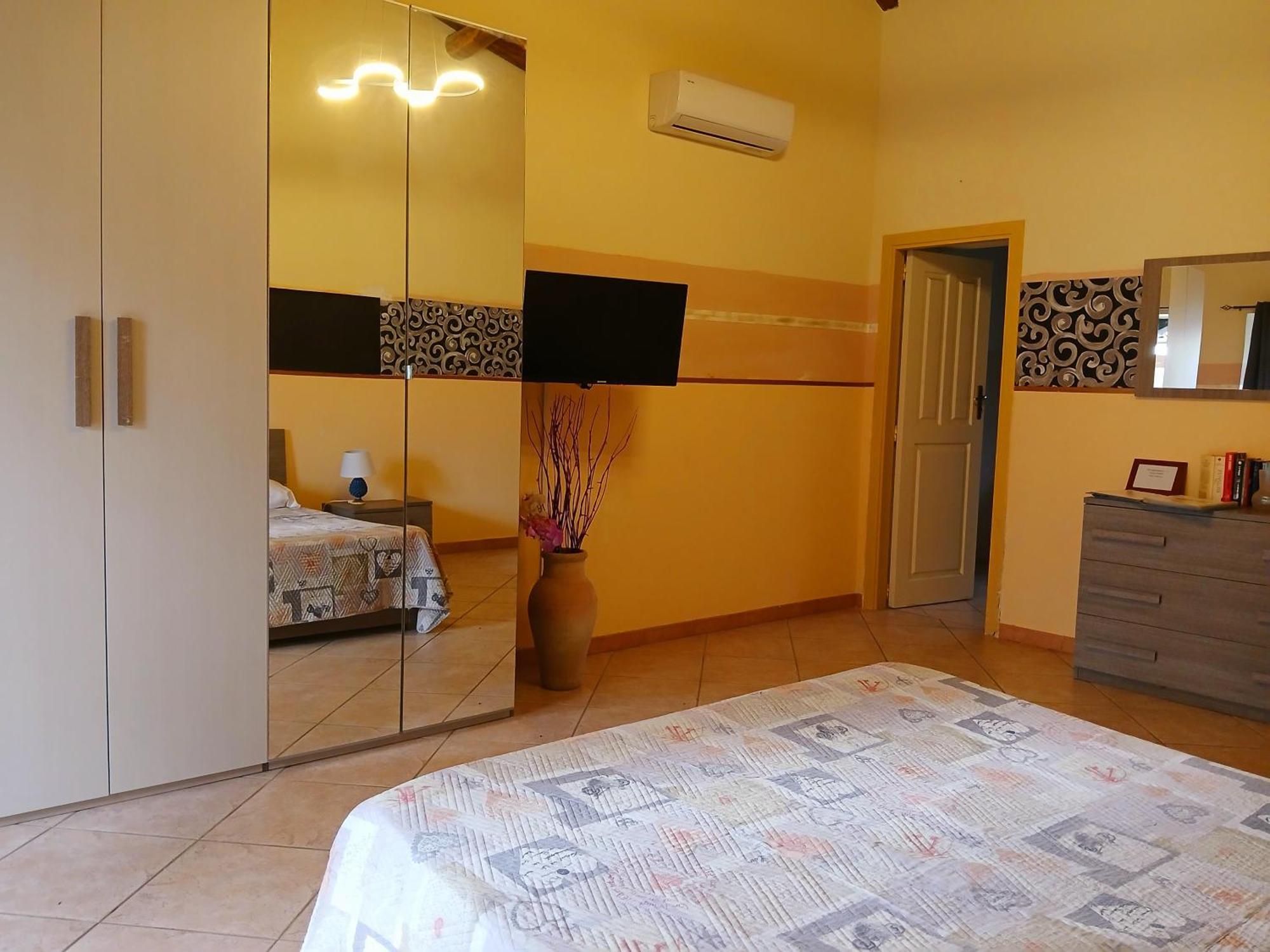 Villa Laura Apartment Giardini Naxos Eksteriør billede