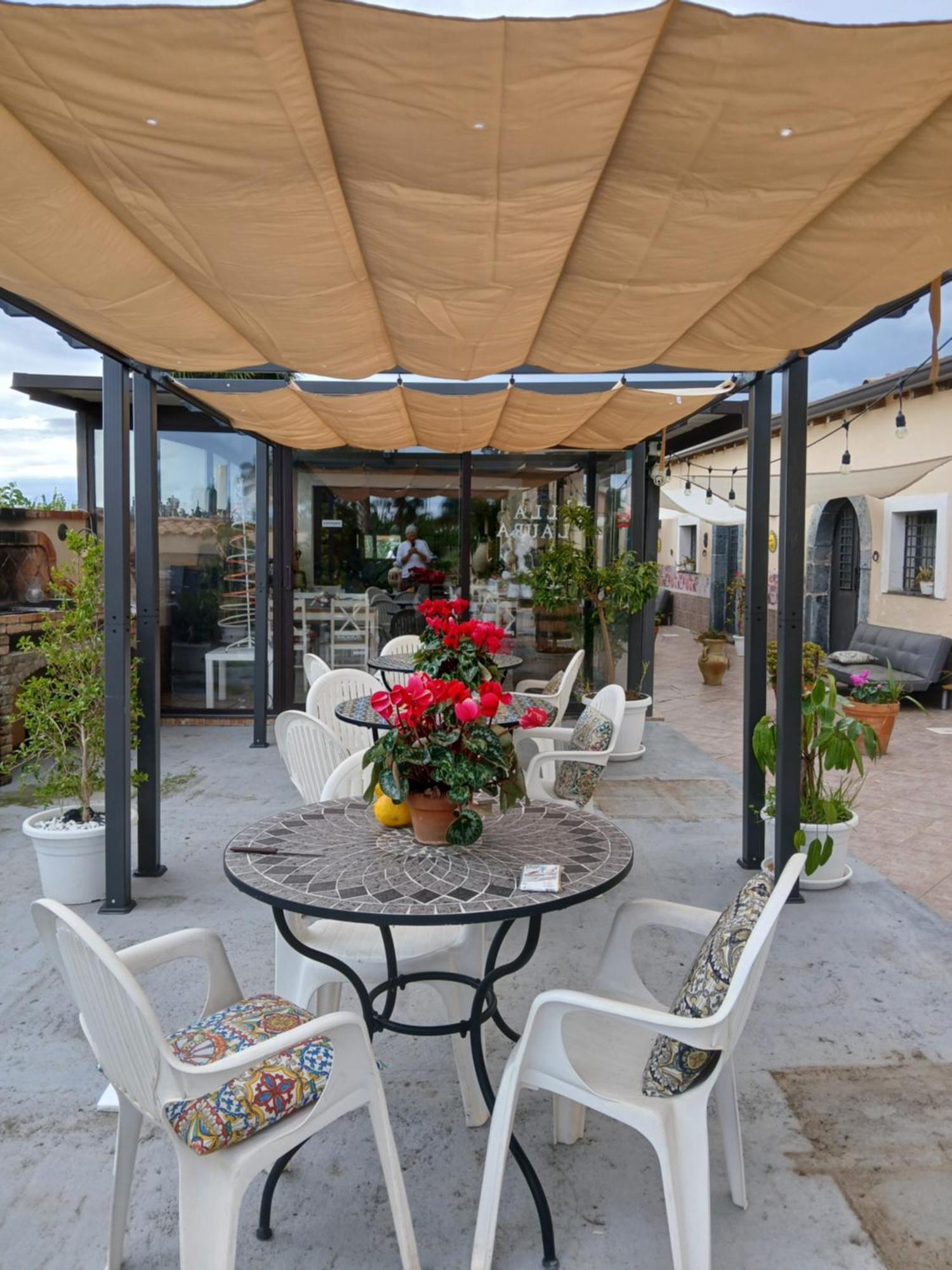 Villa Laura Apartment Giardini Naxos Eksteriør billede