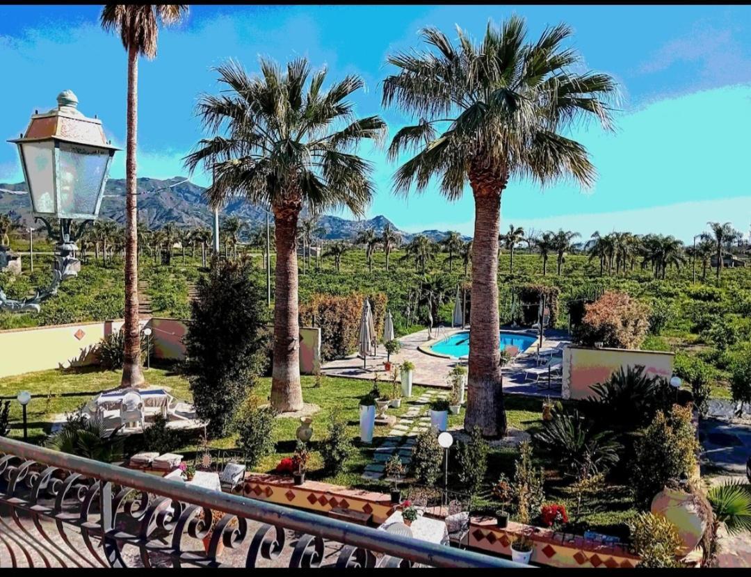Villa Laura Apartment Giardini Naxos Eksteriør billede